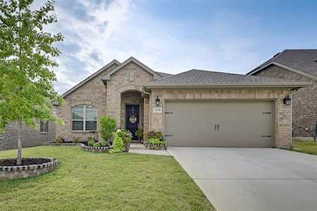5470 Ridgeway Drive Haltom City, TX 76137