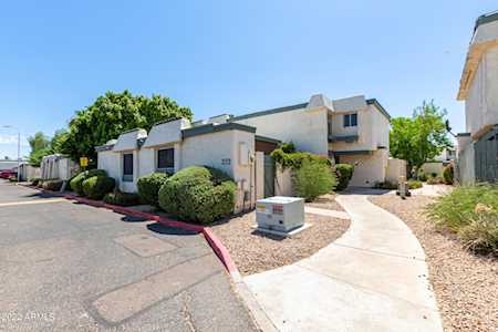 9046 N 51st Lane Glendale, AZ 85302