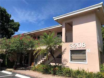 3208 Bayview Dr #206 Fort Lauderdale, FL 33306
