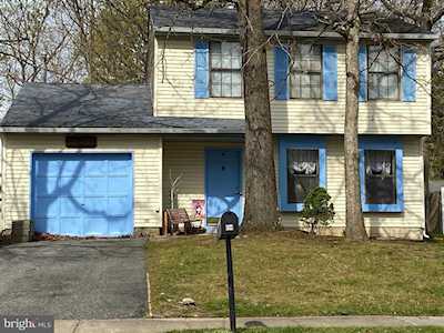 17 Breckenridge Dr Sicklerville, NJ 08081