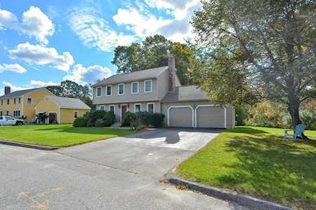 69 Sandra Dr Worcester, MA 01604