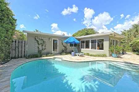 325 NE 28th St Wilton Manors, FL 33334