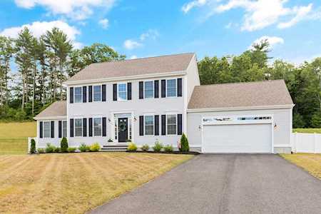 26 Oldfield Rd Bridgewater, MA 02324