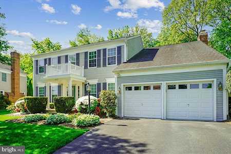 6031 Forest Run Dr Clifton, VA 20124