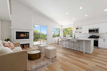 4930 Lassen Dr Oceanside, CA 92056