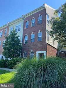 42401 Goldenseal Square Brambleton, VA 20148