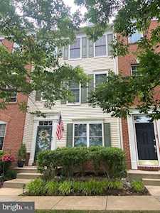 42770 Longworth Terrace Chantilly, VA 20152