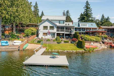 31259 E Lake Morton Dr SE Kent, WA 98042