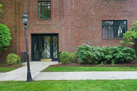 114 Sewall Ave #2 Brookline, MA 02446