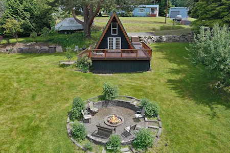 6248 Sunlight Shores Ln Clinton, WA 98236
