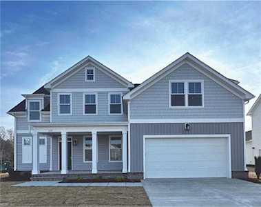 629 Hayes Dr Chesapeake, VA 23320