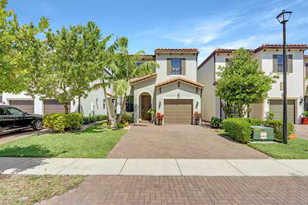 5045 Laurel Oak Drive Riviera Beach, FL 33410