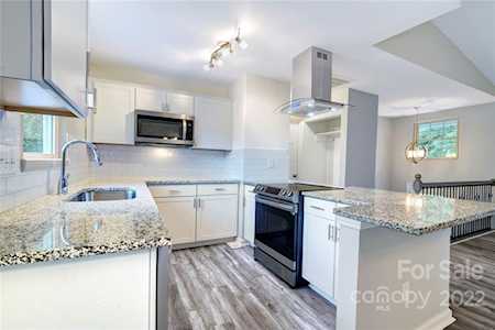6401 Piney Path Rd Charlotte, NC 28212