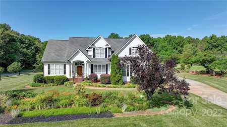 16610 Blackberry Hills Dr Midland, NC 28107