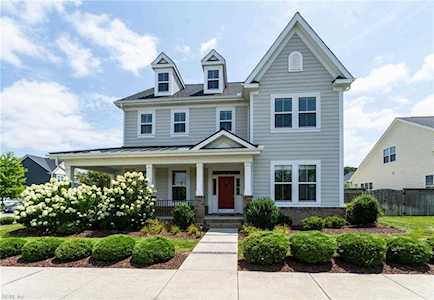 2916 Pepperlin Dr Virginia Beach, VA 23456
