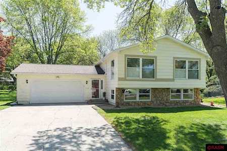 1738 Candi Ln North Mankato, MN 56003