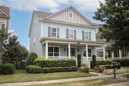 2223 Lochview St Pineville, NC 28134
