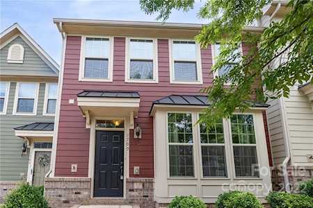 1709 Fleetwood Dr Charlotte, NC 28208