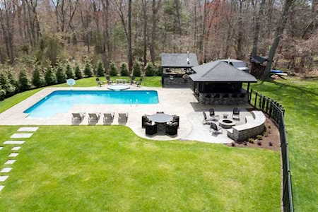 11 Beach Rd Sharon, MA 02067