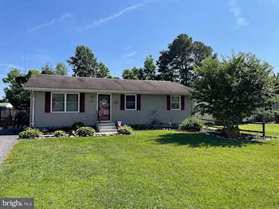 214 High St W Felton, DE 19943