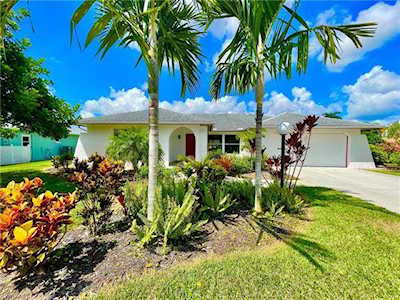 101 Versailles Cir Naples, FL 34112