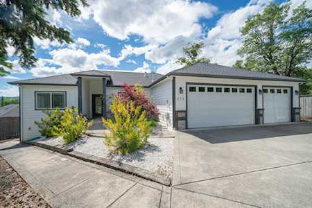 875 N Mountain Ave Central Point, OR 97502