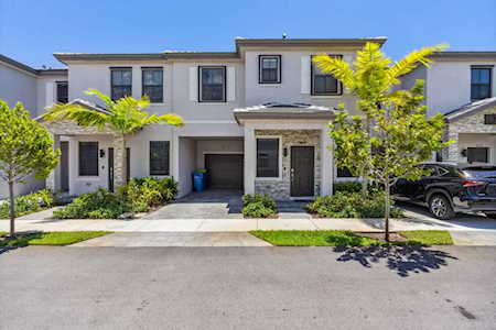 520 SW 19 Way Fort Lauderdale, FL 33312