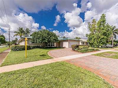 5000 Cleveland St Hollywood, FL 33021