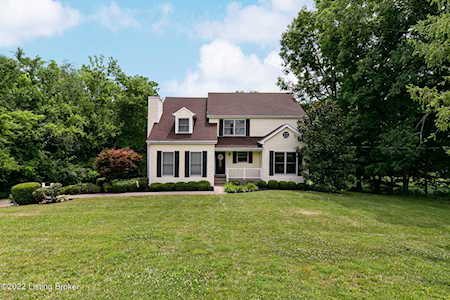 2216 Outer Circle Dr Crestwood, KY 40014