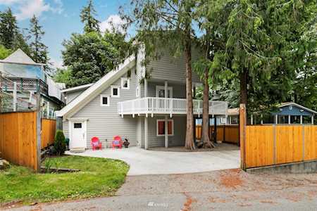 6520 NE Geneva St Suquamish, WA 98392