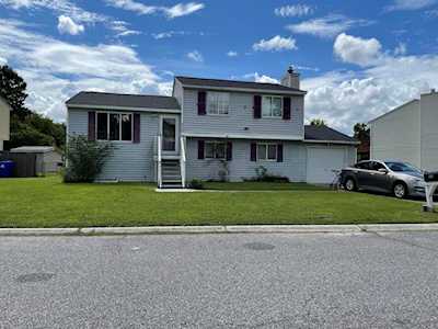 4949 Amberwood Ln North Charleston, SC 29418