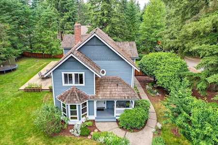 1925 223rd Ave SE Sammamish, WA 98075