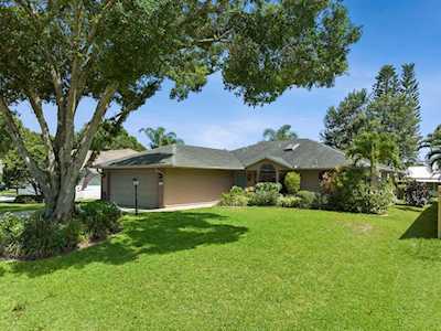 739 24th Square Vero Beach, FL 32962