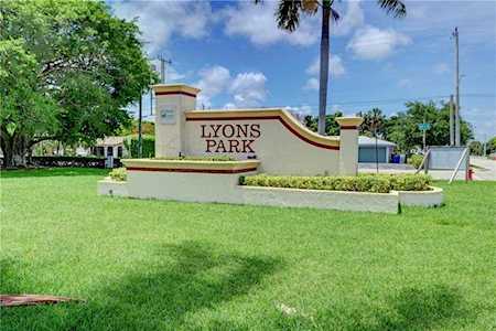 1149 SW 1st Ter Pompano Beach, FL 33060
