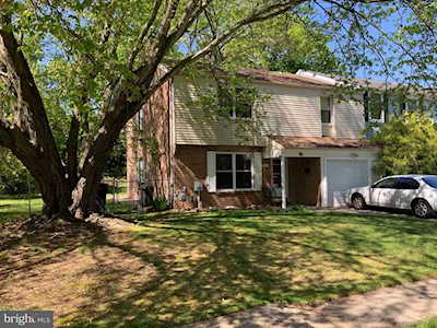 211 Cherrywood Dr Clementon, NJ 08021