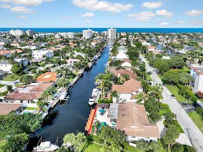 915 Dogwood Drive Delray Beach, FL 33483