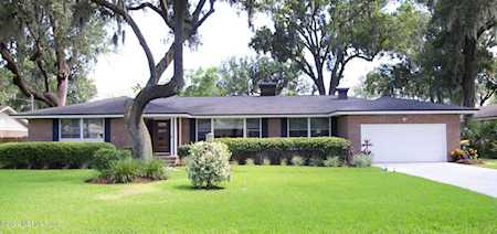 3704 River Hall Dr Jacksonville, FL 32217