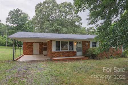 1736 Gilroy Rd Iron Station, NC 28080