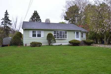 39 Edinboro St Marlborough, MA 01752