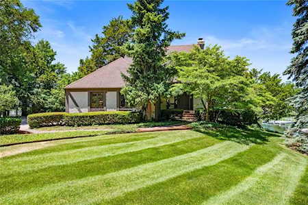 303 Sussex Circle Noblesville, IN 46062