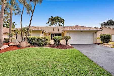 8525 NW 49th Dr Coral Springs, FL 33067
