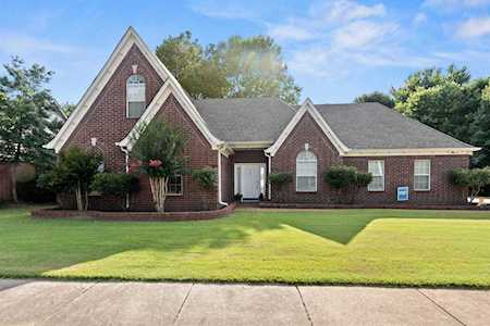 1405 River Bank Dr Collierville, TN 38017