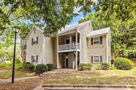 3200 Selwyn Farms Ln Charlotte, NC 28209