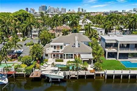 74 Nurmi Dr Fort Lauderdale, FL 33301