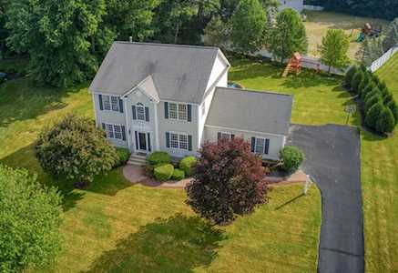 3 Winding Rd Bedford, NH 03110