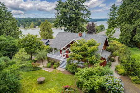 15025 Washington Ave NE Bainbridge Island, WA 98110