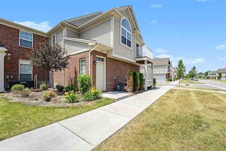 51877 E. Pointe Ln Chesterfield Twp, MI 48051
