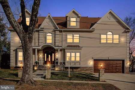 8801 Walnut Hill Rd Chevy Chase, MD 20815