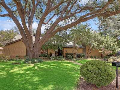 425 Frankie Lane Lewisville, TX 75057