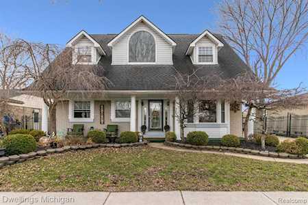 25163 Crisler St Taylor, MI 48180